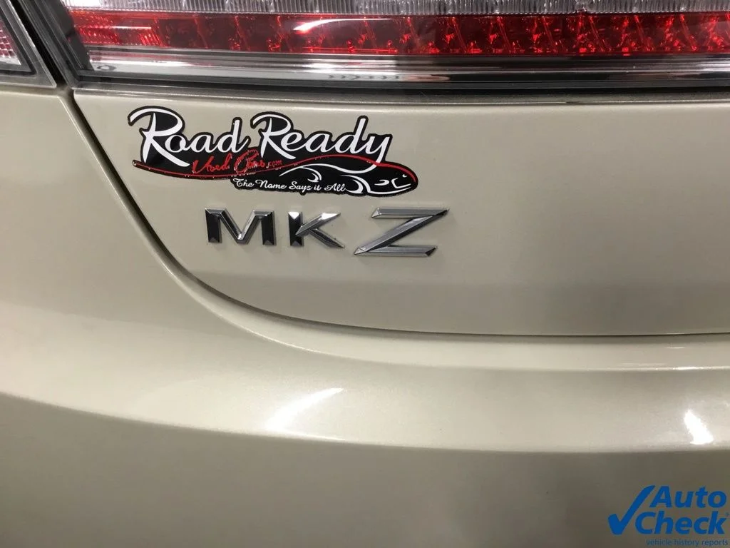 Used 2015 Silver Lincoln Base image 15