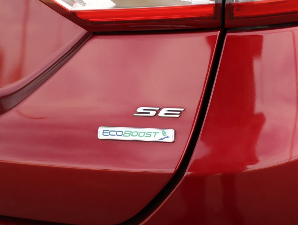 Used 2017 Red Ford SE image 30