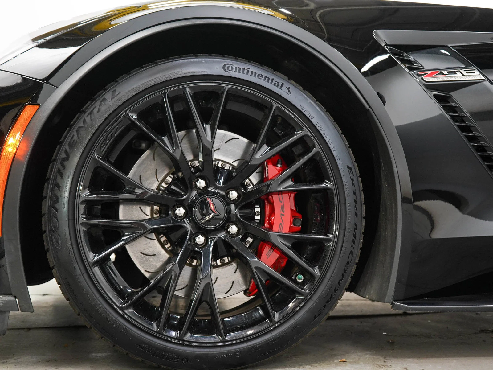 Used 2019 Black Chevrolet Z06 1LZ image 24