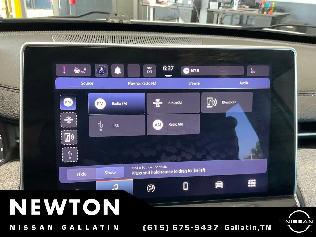 Used 2022 Bright White Clearcoat Jeep Latitude Lux image 29