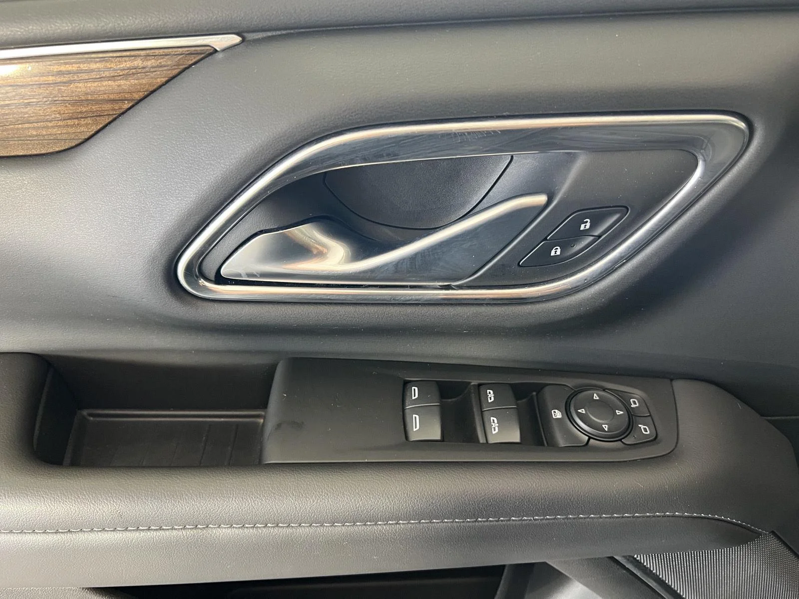 Used 2022 Onyx Black GMC SLE image 7