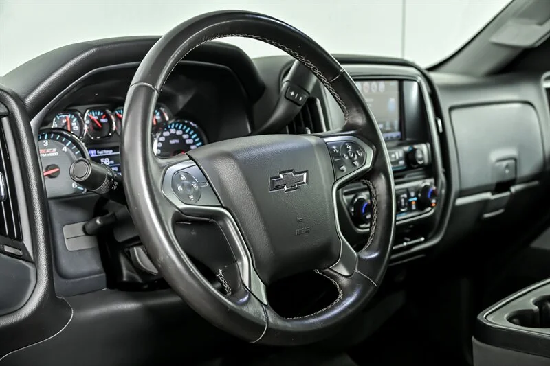 Used 2017  Chevrolet LT image 16