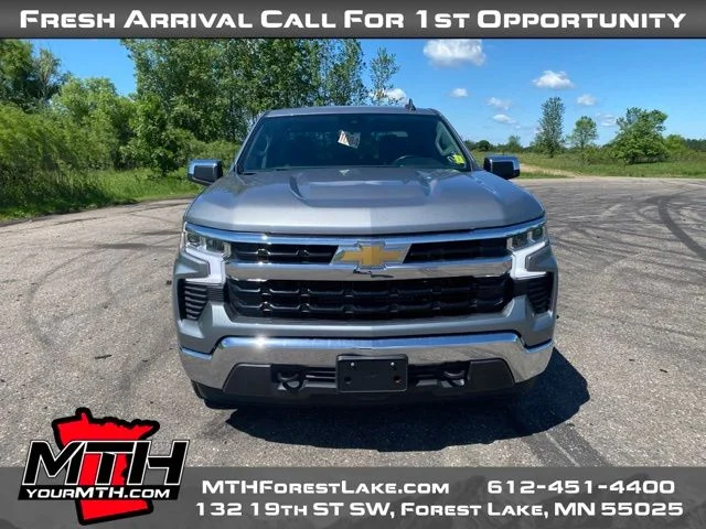 Used 2023 Gray Chevrolet LT image 3
