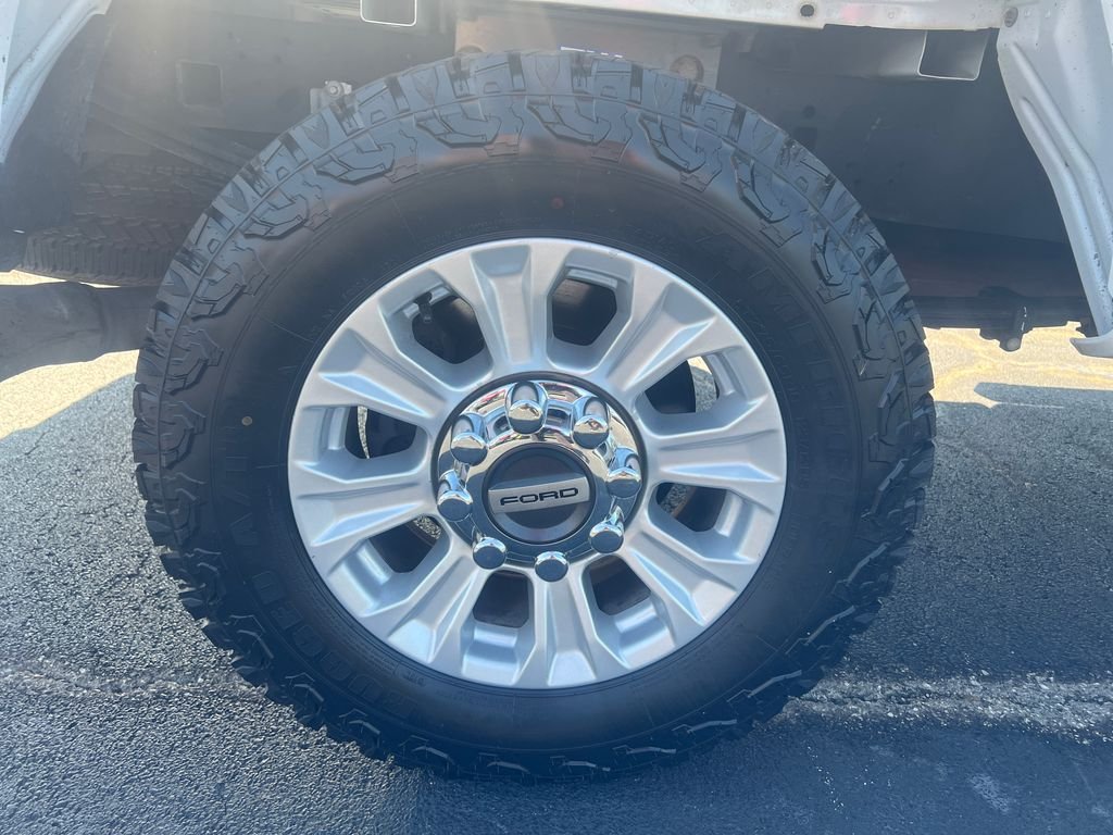 Used 2022 White Ford XLT image 10