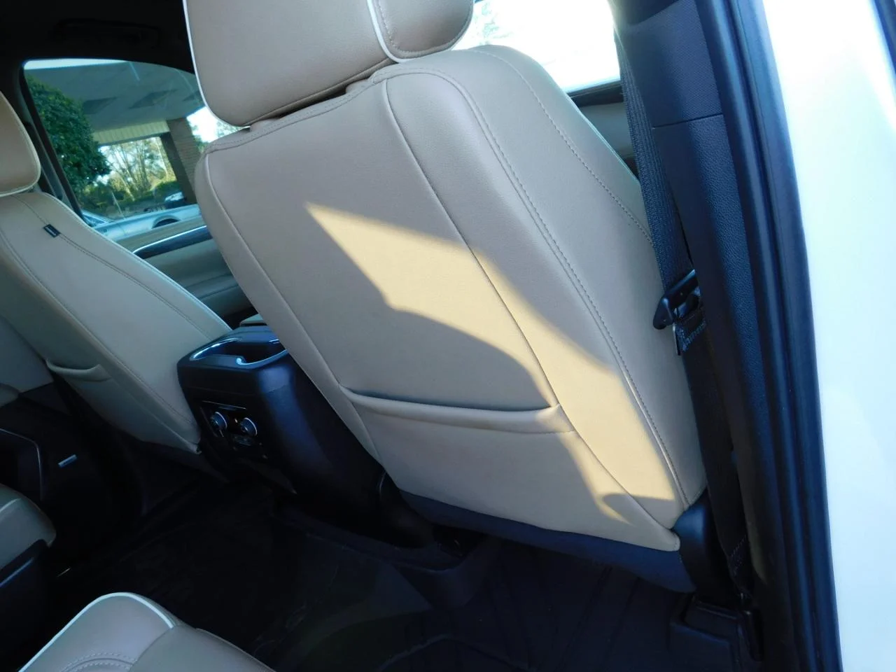 Used 2023 Iridescent Pearl Tricoat Chevrolet 2WD 4DR PREMIER image 14