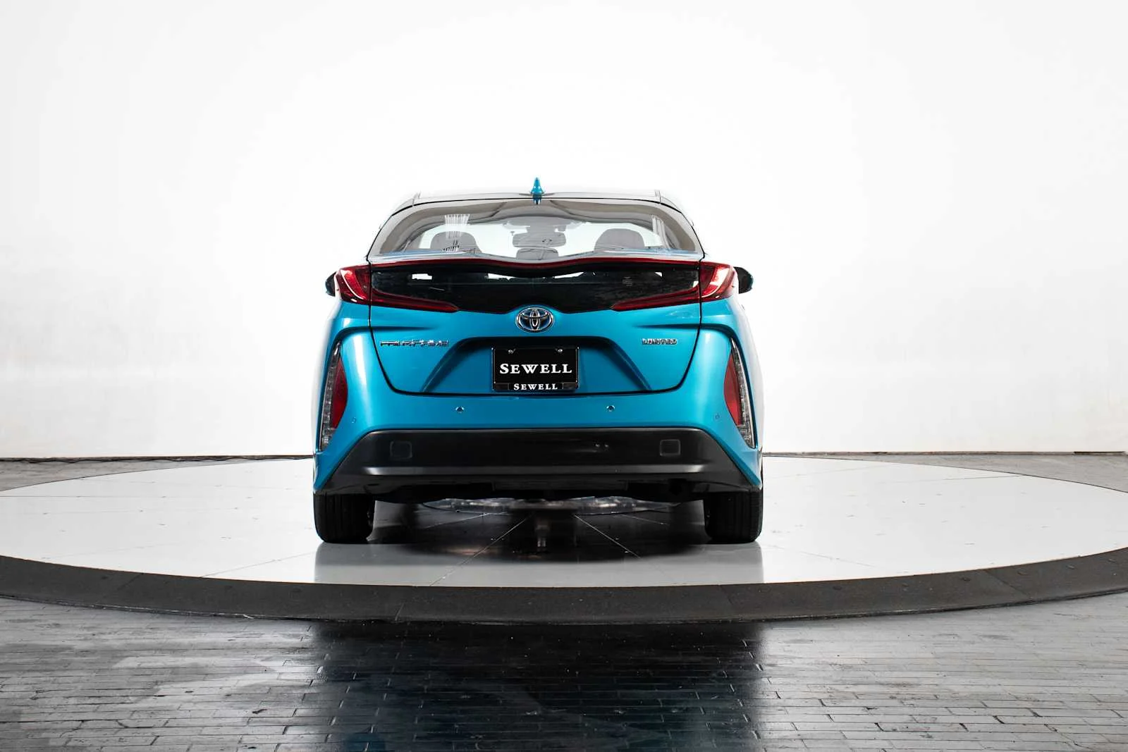 Used 2020 Blue Magnetism Toyota Limited image 5
