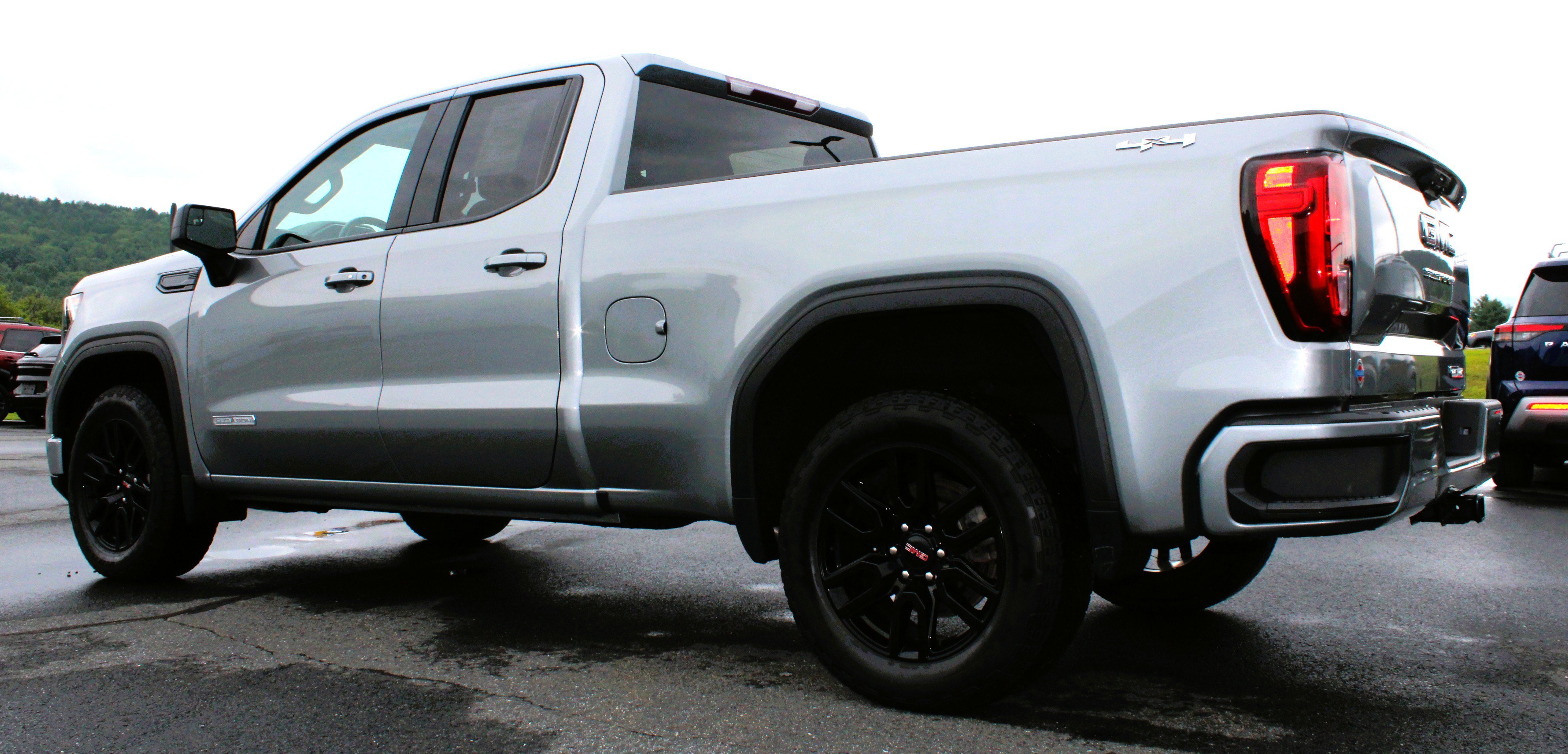 Used 2023 Sterling Metallic GMC Elevation image 12