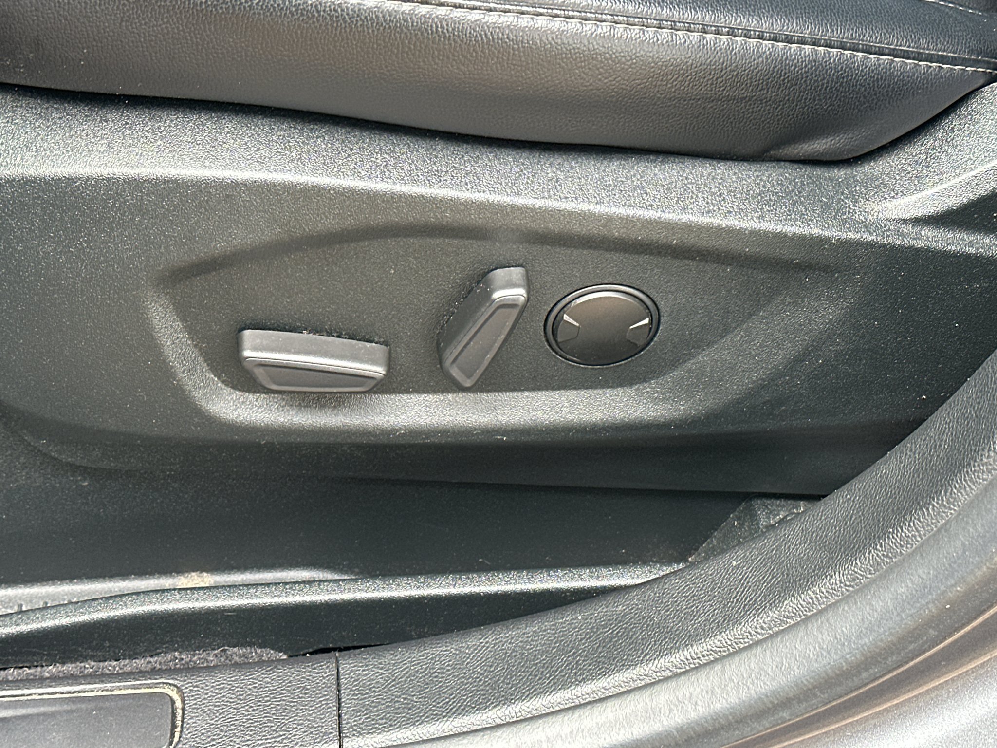Used 2022 Carbonized Gray Metallic Ford SEL image 28