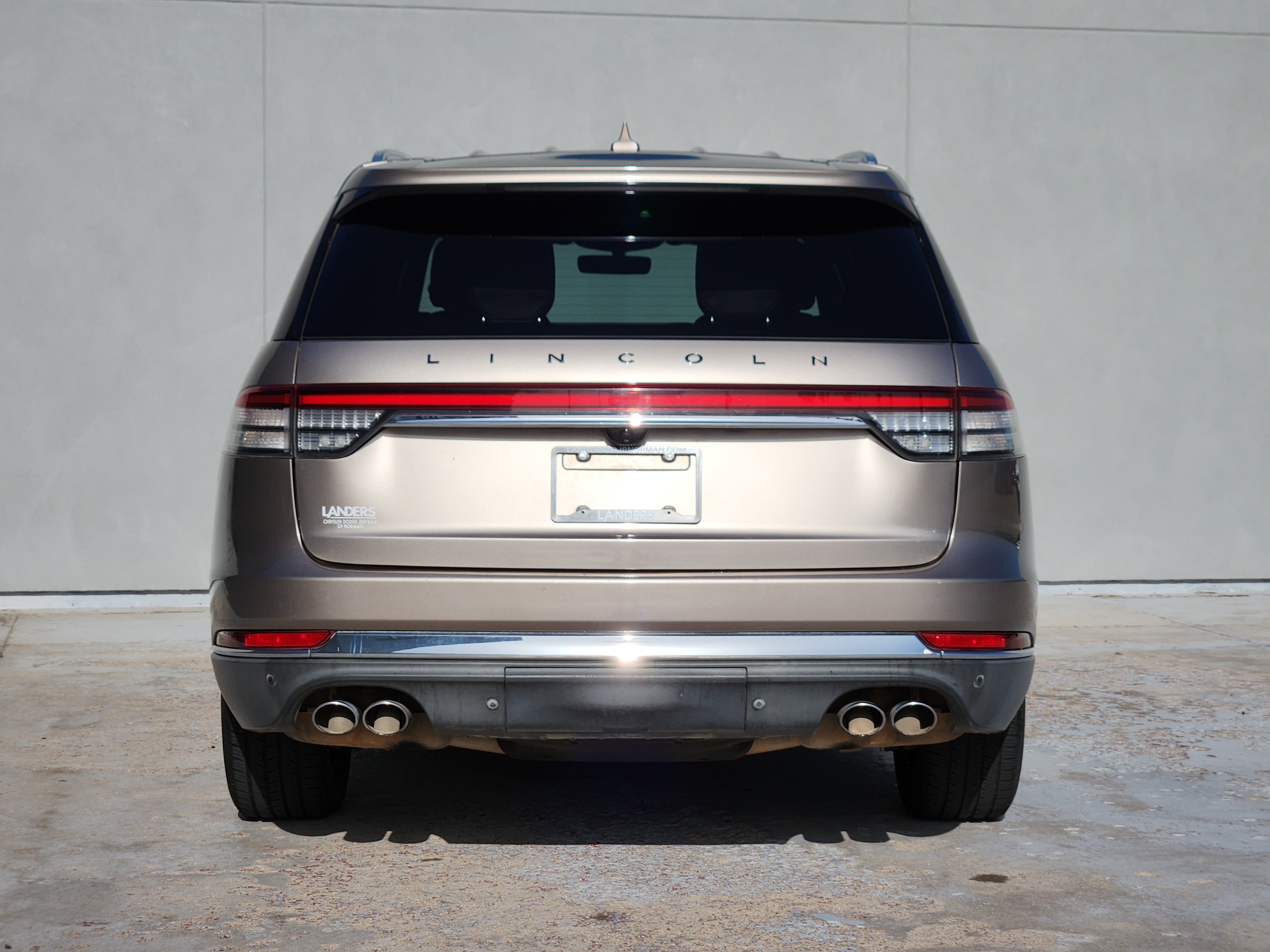 Used 2020 Iced Mocha Metallic Premium Colorant Lincoln Reserve image 7