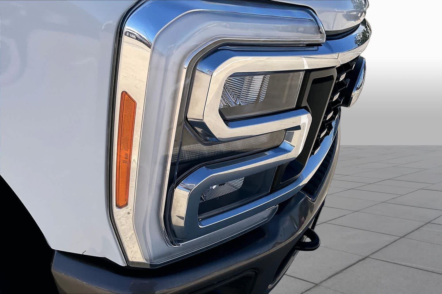 Used 2023 Star White Metallic Tri-Coat/Stone Gray Ford King Ranch image 25