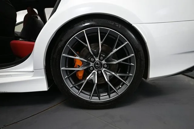 Used 2016 White Lexus F image 9