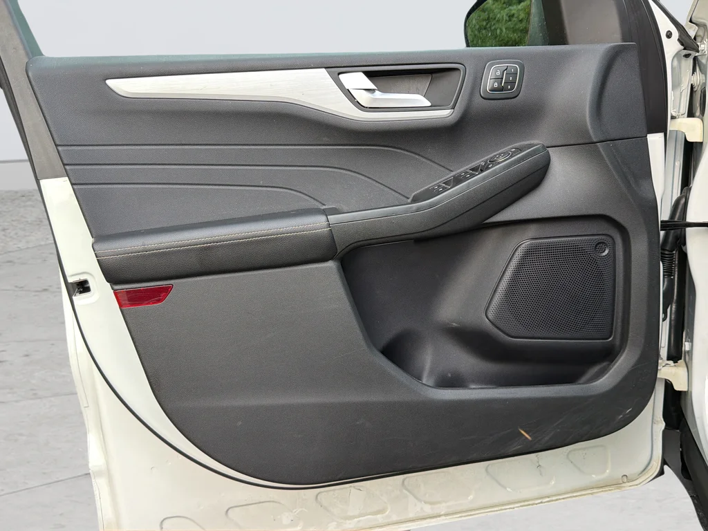 Used 2023 White Ford Platinum image 22