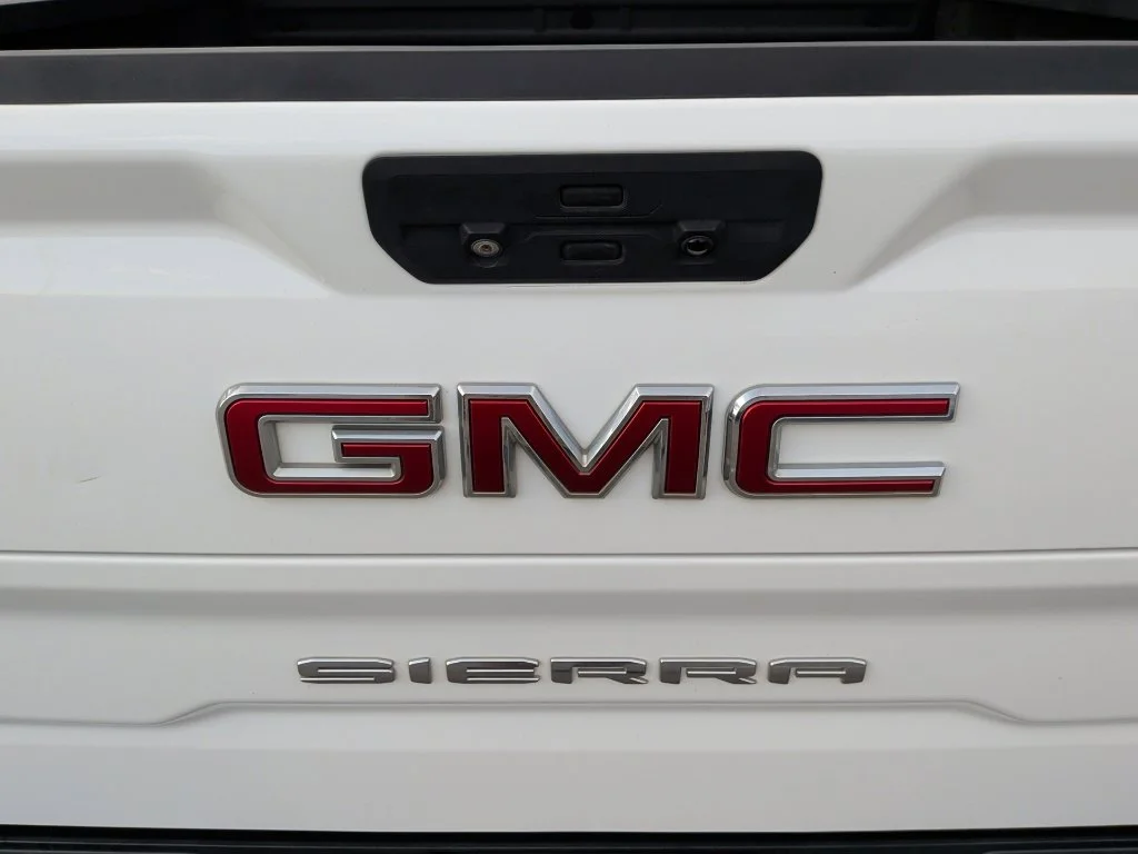 Used 2019 White GMC SLT image 46