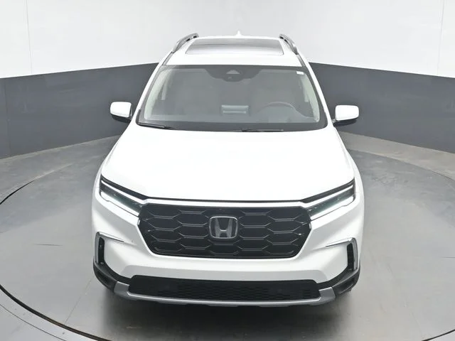 Used 2025 Platinum White Pearl Honda AWD Elite image 14