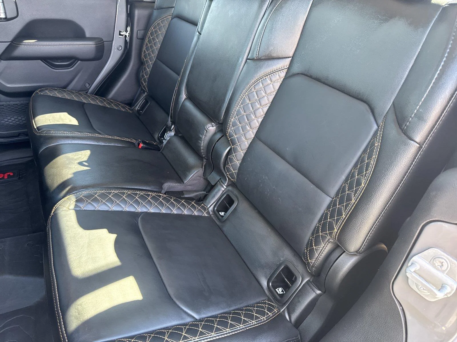 Used 2023 Sting-Gray Clearcoat Jeep High Altitude image 28