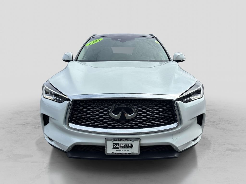 Certified Used 2025 White INFINITI LUXE image 8