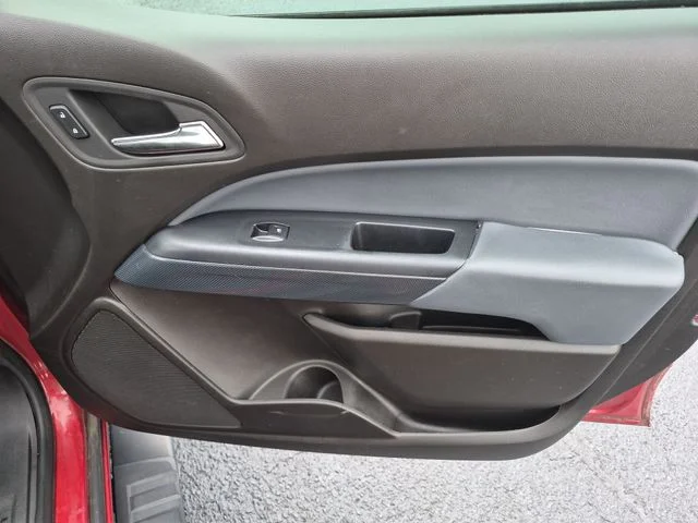 Used 2016 Red Chevrolet Z71 image 35