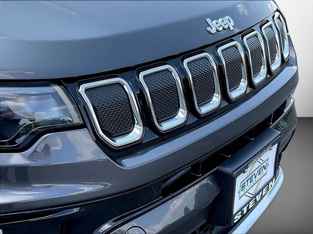 Used 2022 Gray Jeep Limited image 38