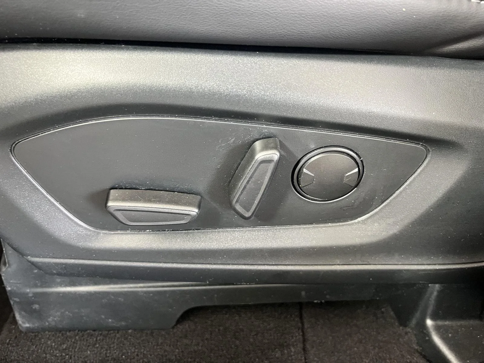 Used 2023  Ford XLT image 9