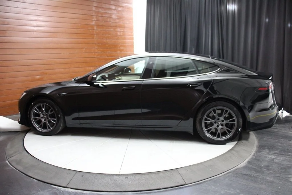 Used 2022 Solid Black Tesla Base image 6