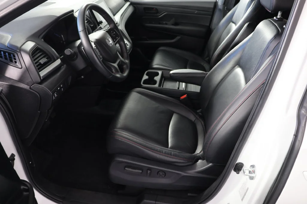 Used 2023 Platinum White Pearl Honda Sport image 19