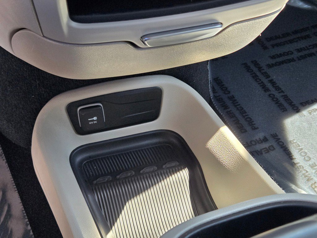 2024 Chrysler Pacifica PHEV Select - Photo 30