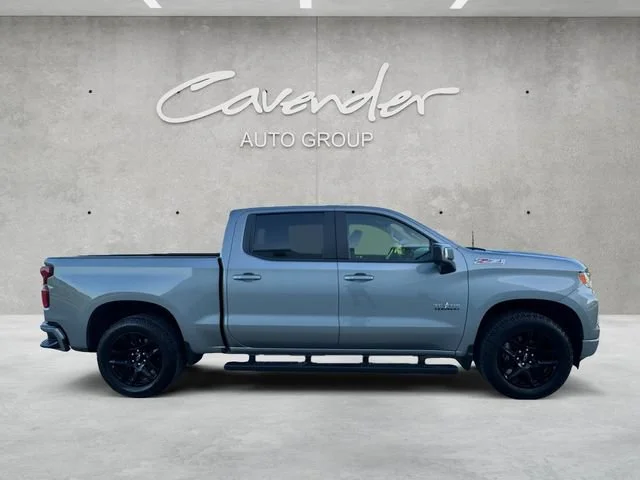 Used 2023 STERLING GRAY METALLIC Chevrolet RST image 17
