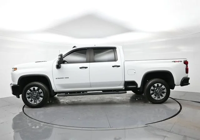 Used 2022 SUMMIT WHITE Chevrolet Custom image 4