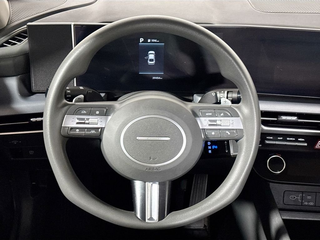Used 2025 White Hyundai SEL image 13