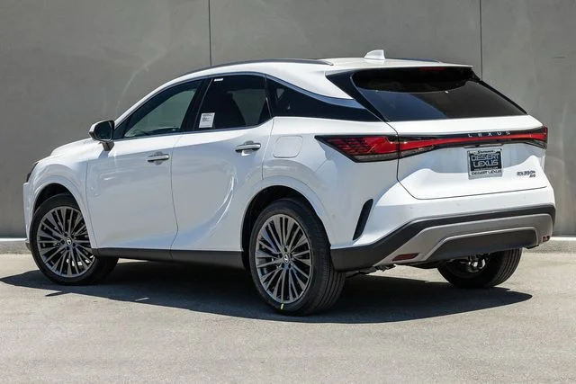 New 2026 Eminent White Pearl Lexus LUXURY image 3