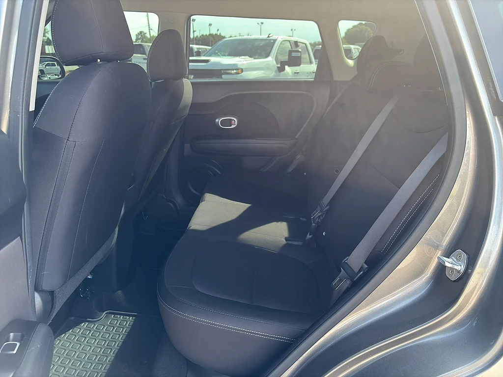 Used 2019 Titanium Gray Kia  image 17