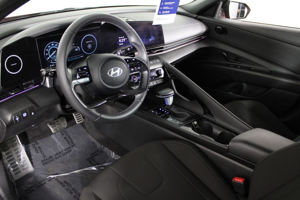 Certified Used 2025 Red Hyundai SEL Sport image 19
