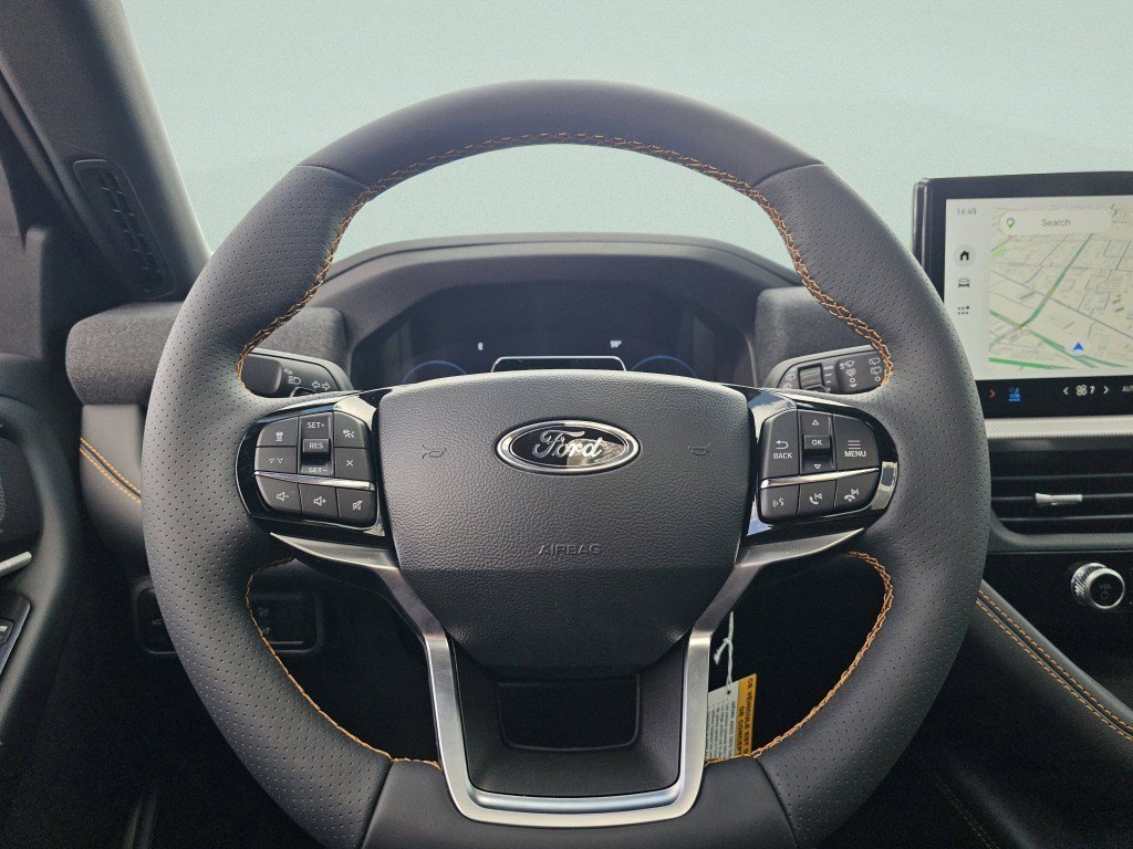 New 2026 Space White Metallic Ford Tremor image 33