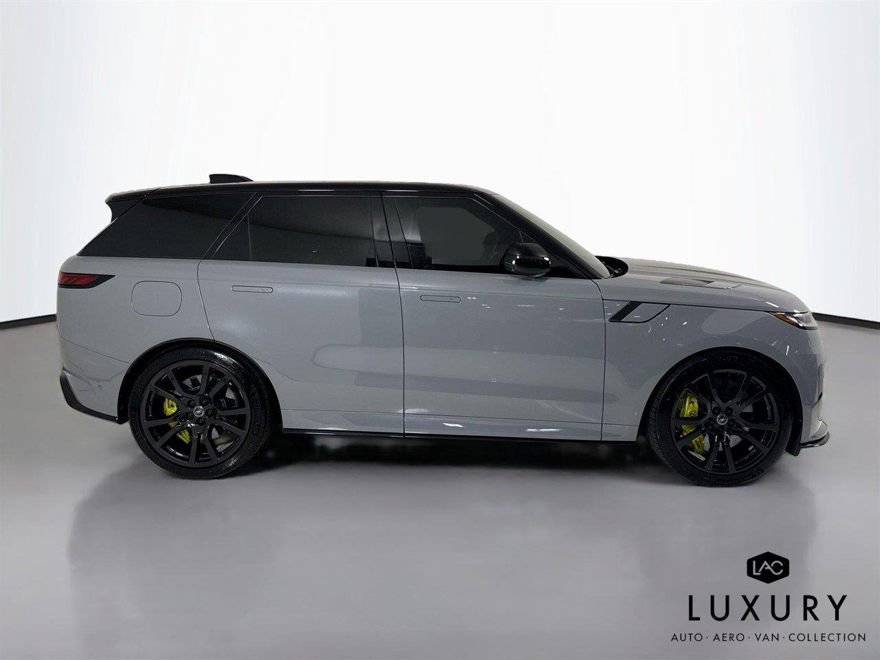 Used 2025 Nardo Grey Land Rover SPORT SV Edition Two | Carbon Fiber Wheels | 360 Camera image 5