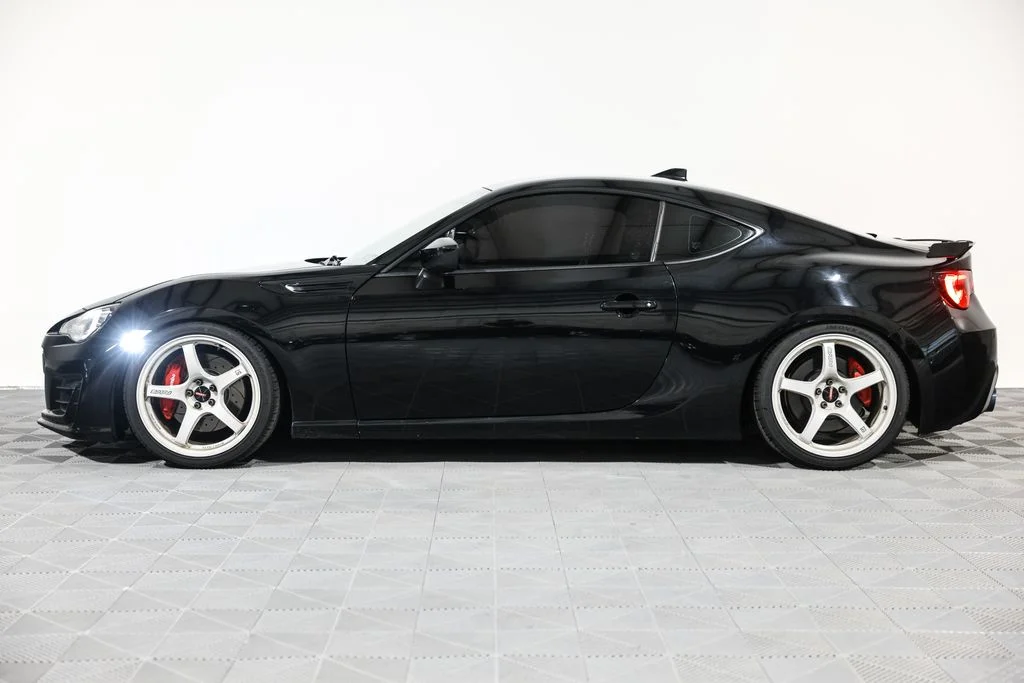 Used 2018 Black Subaru Limited image 13