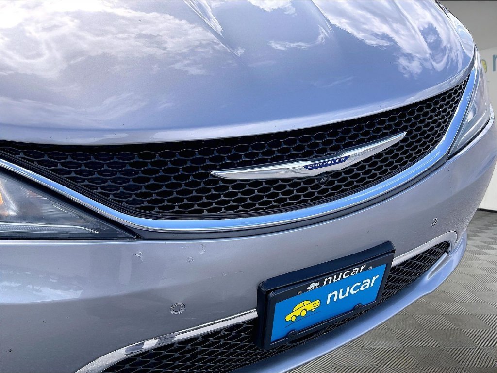Used 2019 Billet Silver Metallic Clearcoat Chrysler Touring L image 27