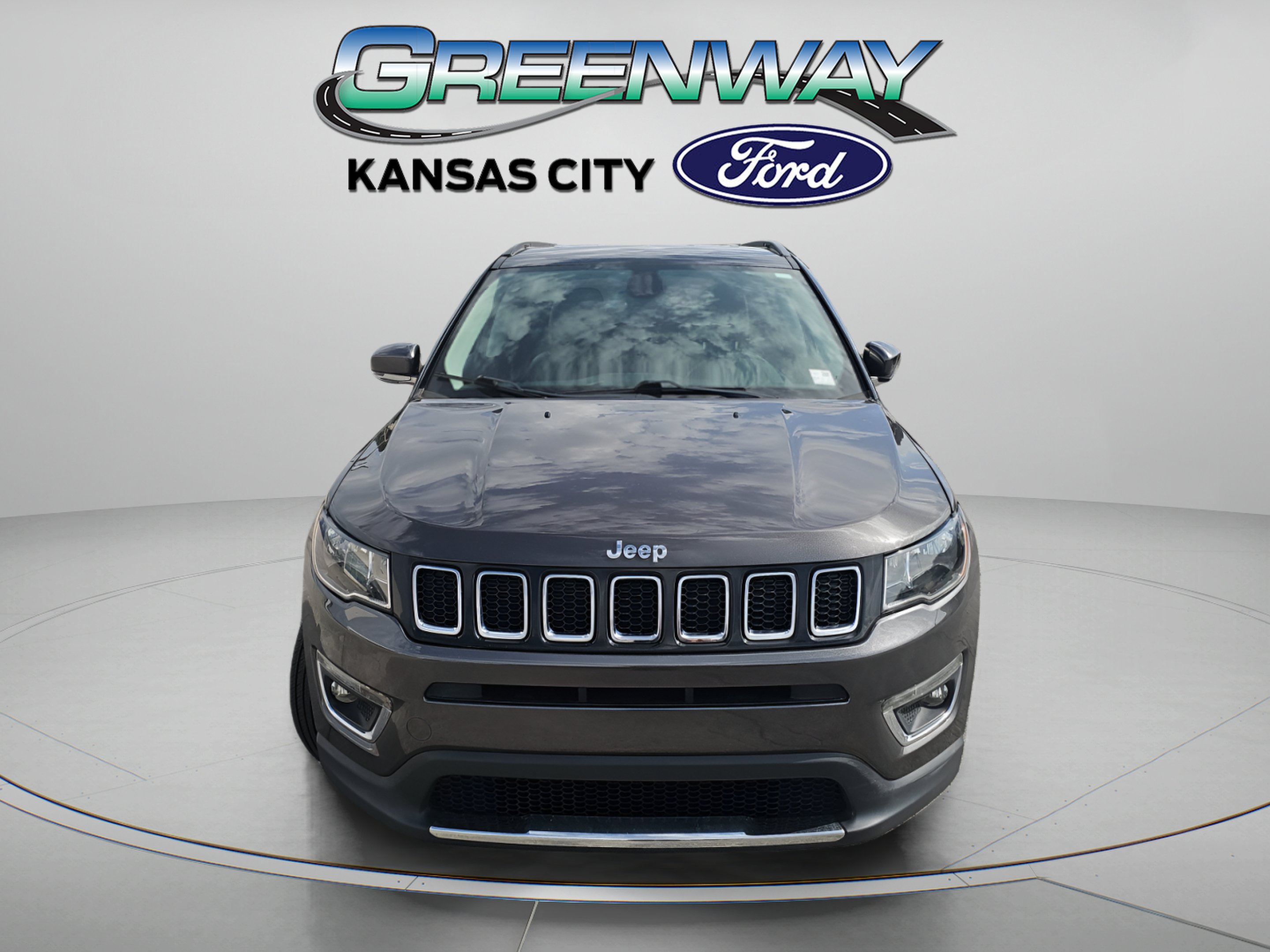 Used 2019 Jeep Compass Limited with VIN 3C4NJDCB7KT817754 for sale in Raytown, MO