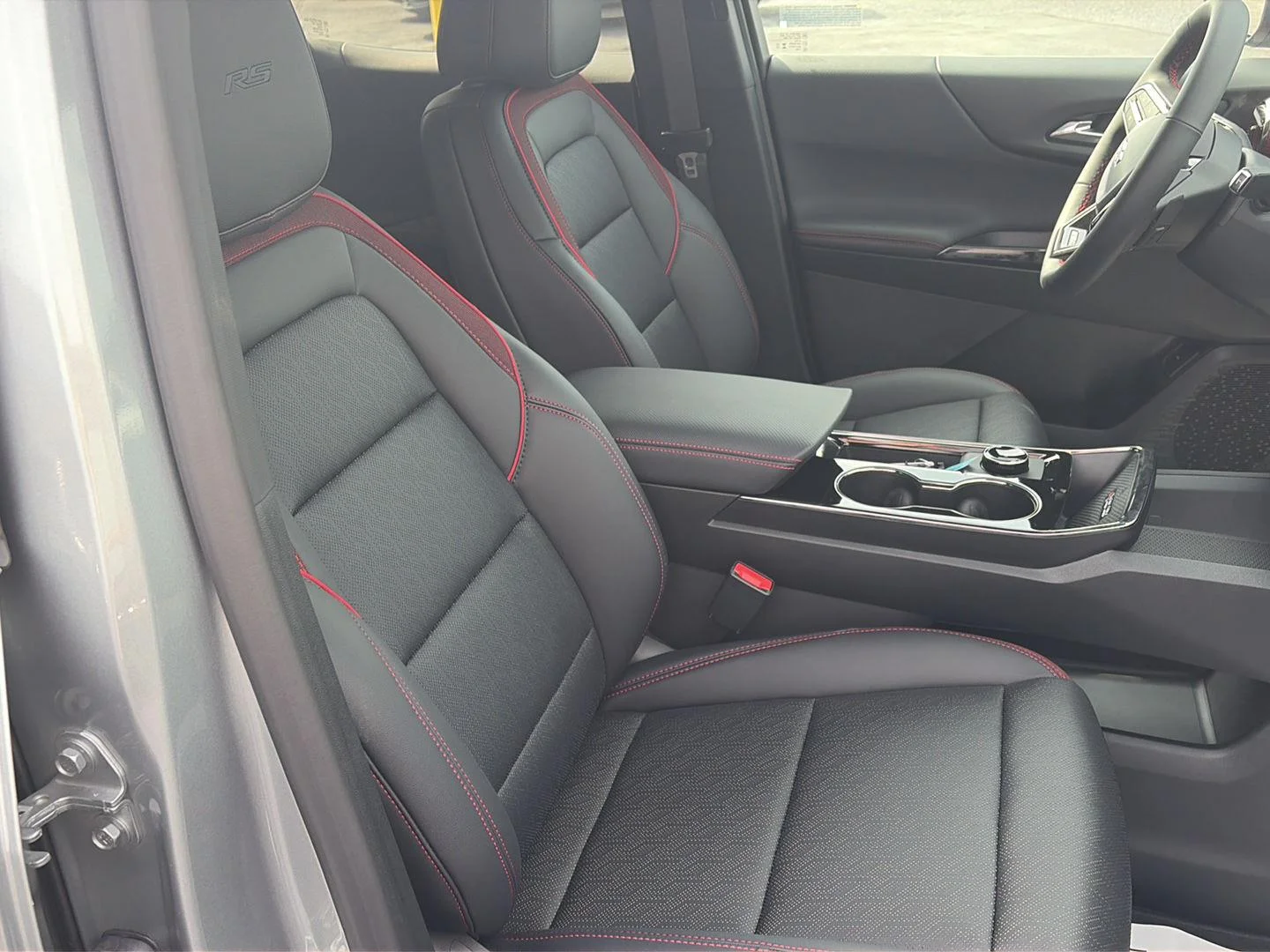2027 Chevrolet Equinox RS - Photo 19