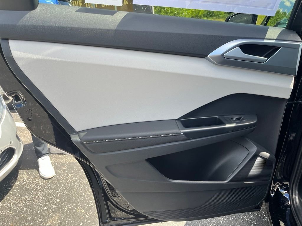 New 2026 Black Volkswagen 1.5T SE image 23