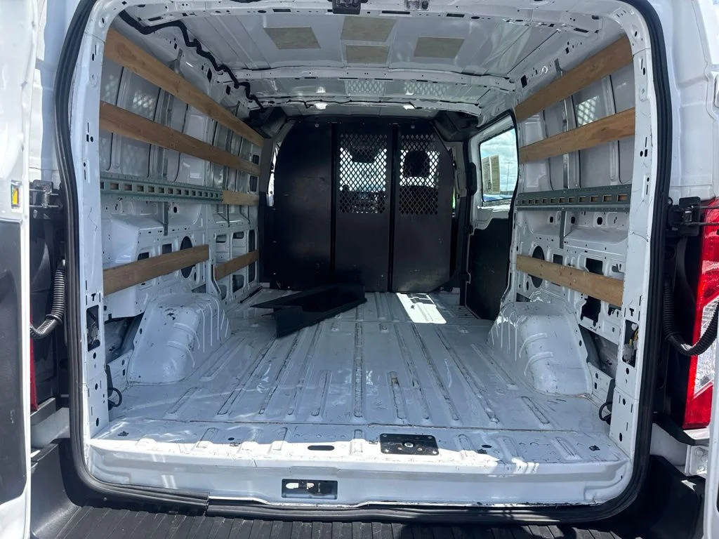 Used 2023 Oxford White Ford Base image 40