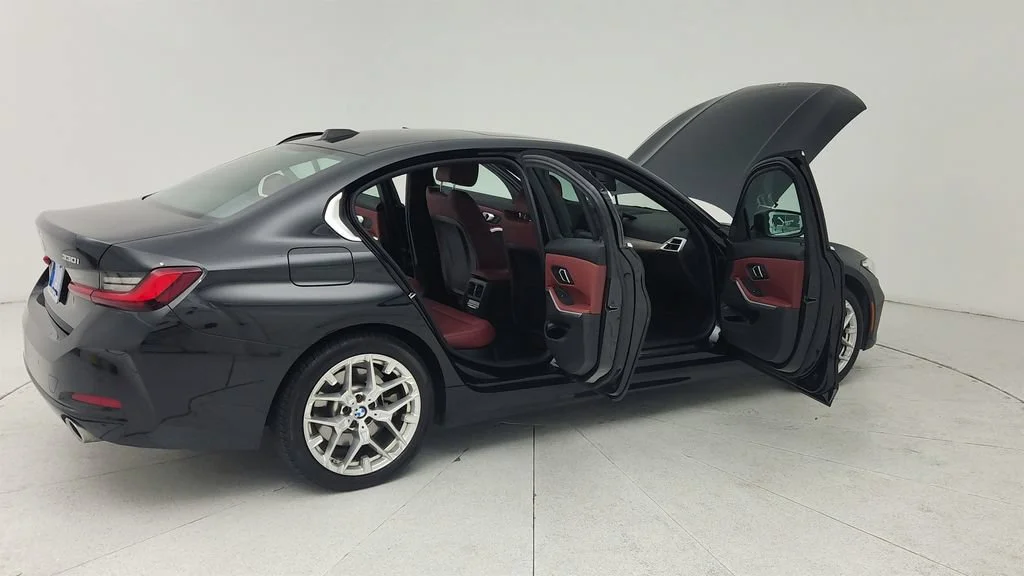 2025 BMW 3 Series 330i - Photo 12
