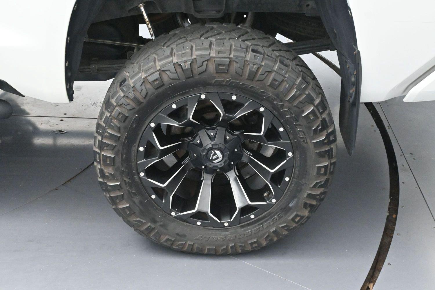 Used 2019 Super White Toyota SR5 image 28