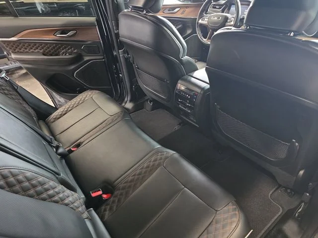 Used 2025 Gray Jeep Summit image 12