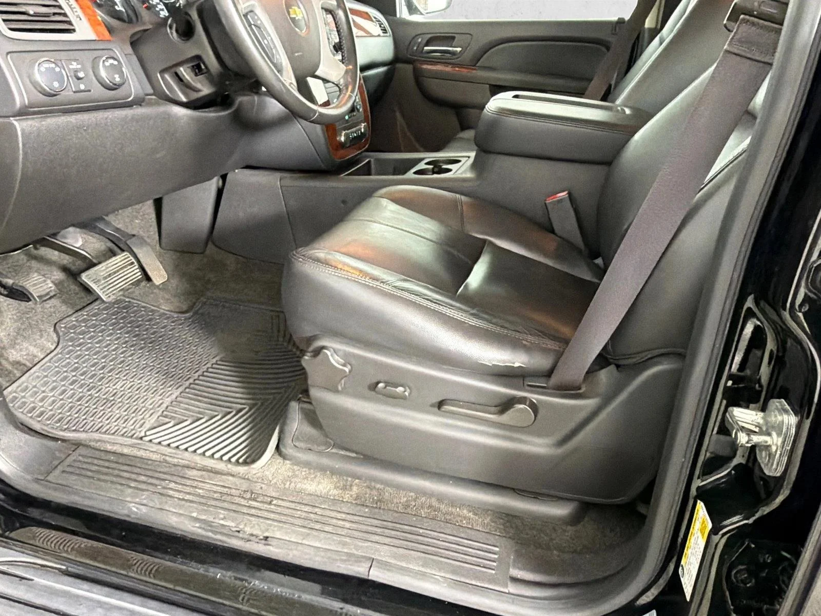 Used 2014 White Chevrolet LT image 10