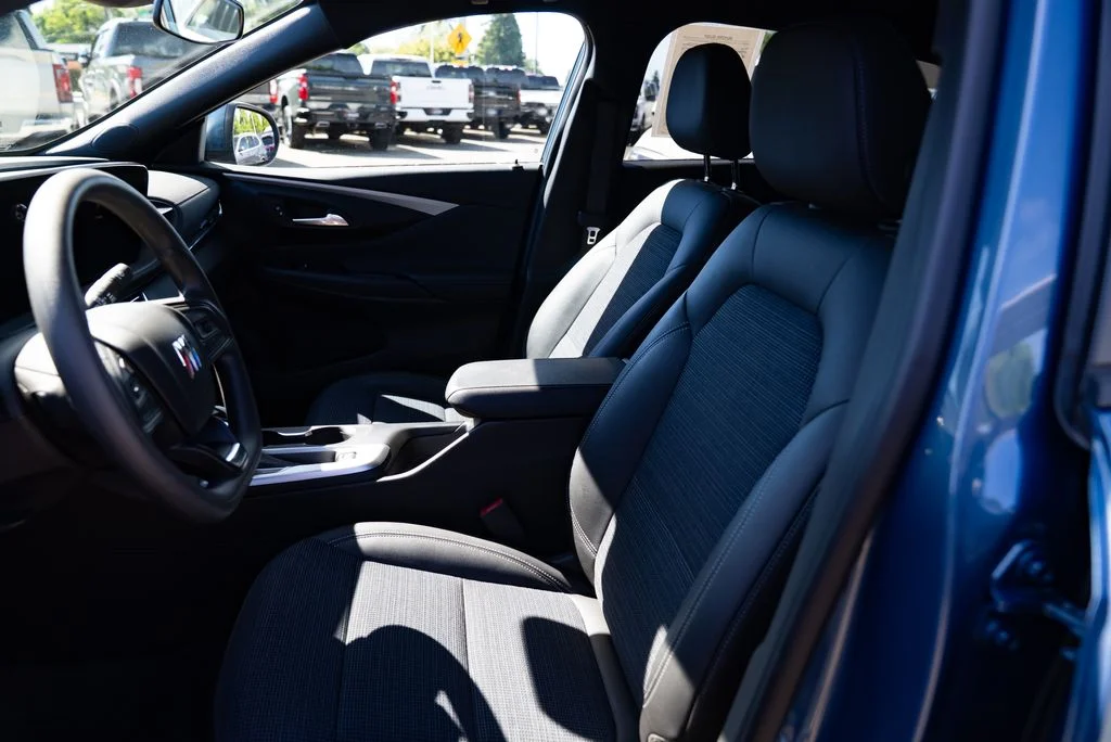 Used 2025 Blue Buick Preferred image 17