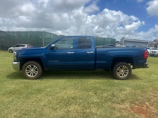 Used 2019 Blue Chevrolet LT image 4