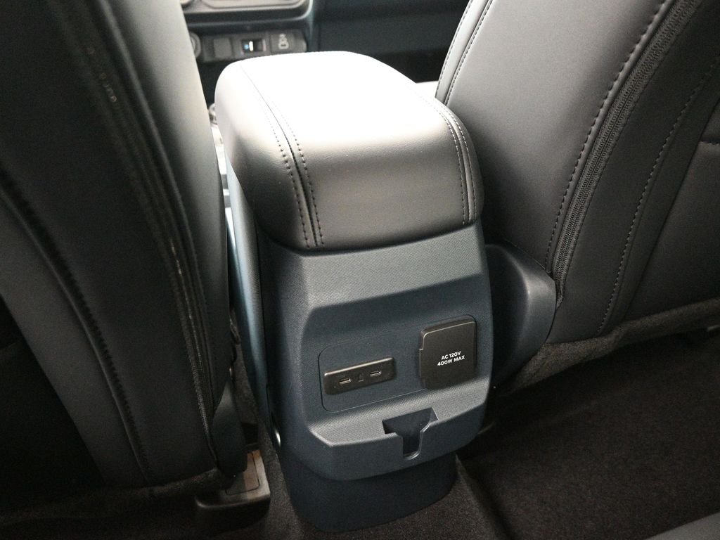 New 2026 Oxford White Ford Lariat image 18