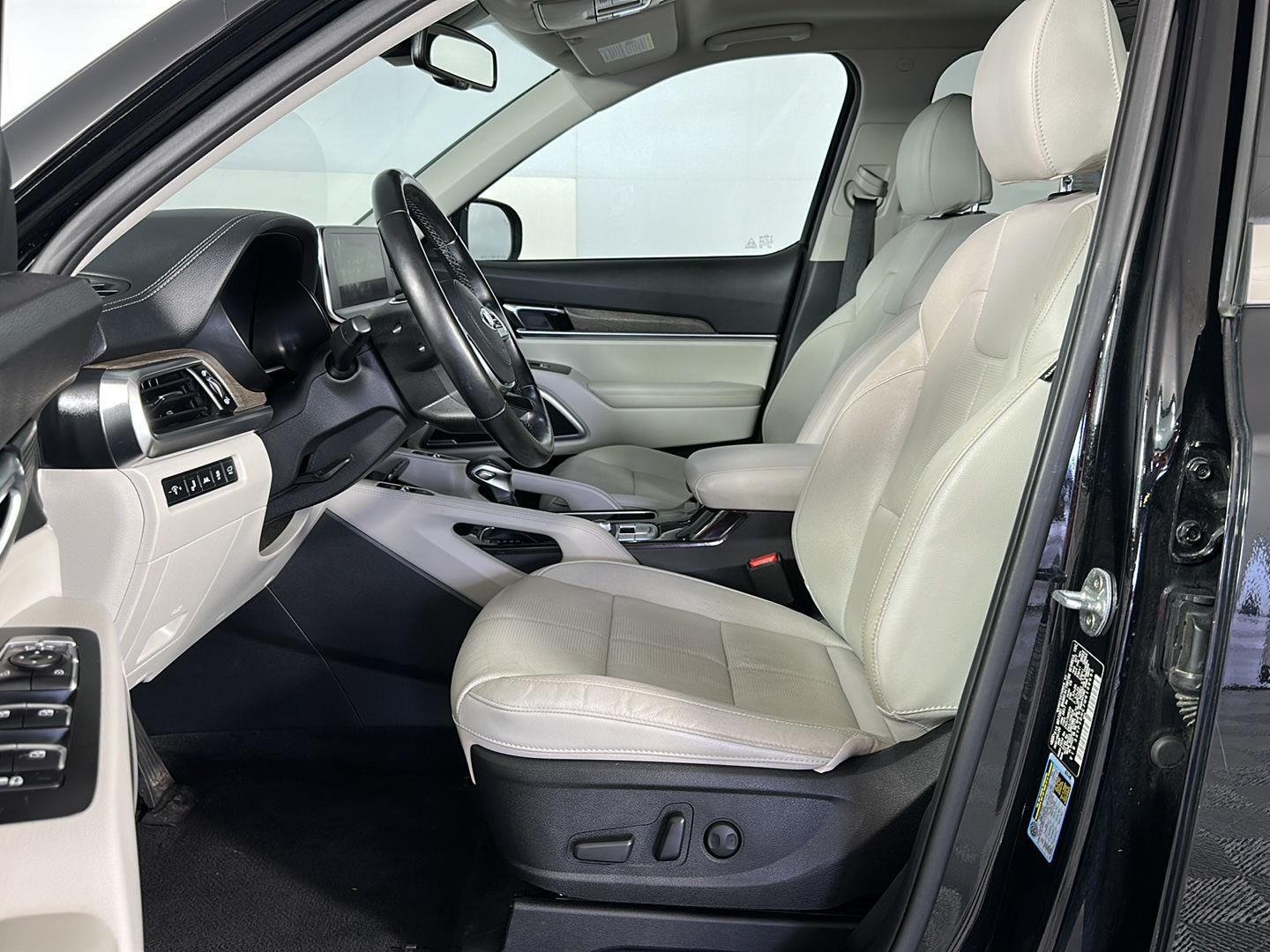 Used 2021 Ebony Black Kia EX image 9