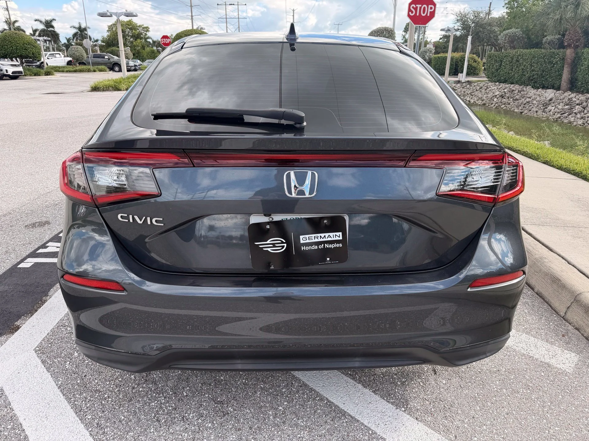 2024 Honda Civic Hatchback EX-L - Photo 4