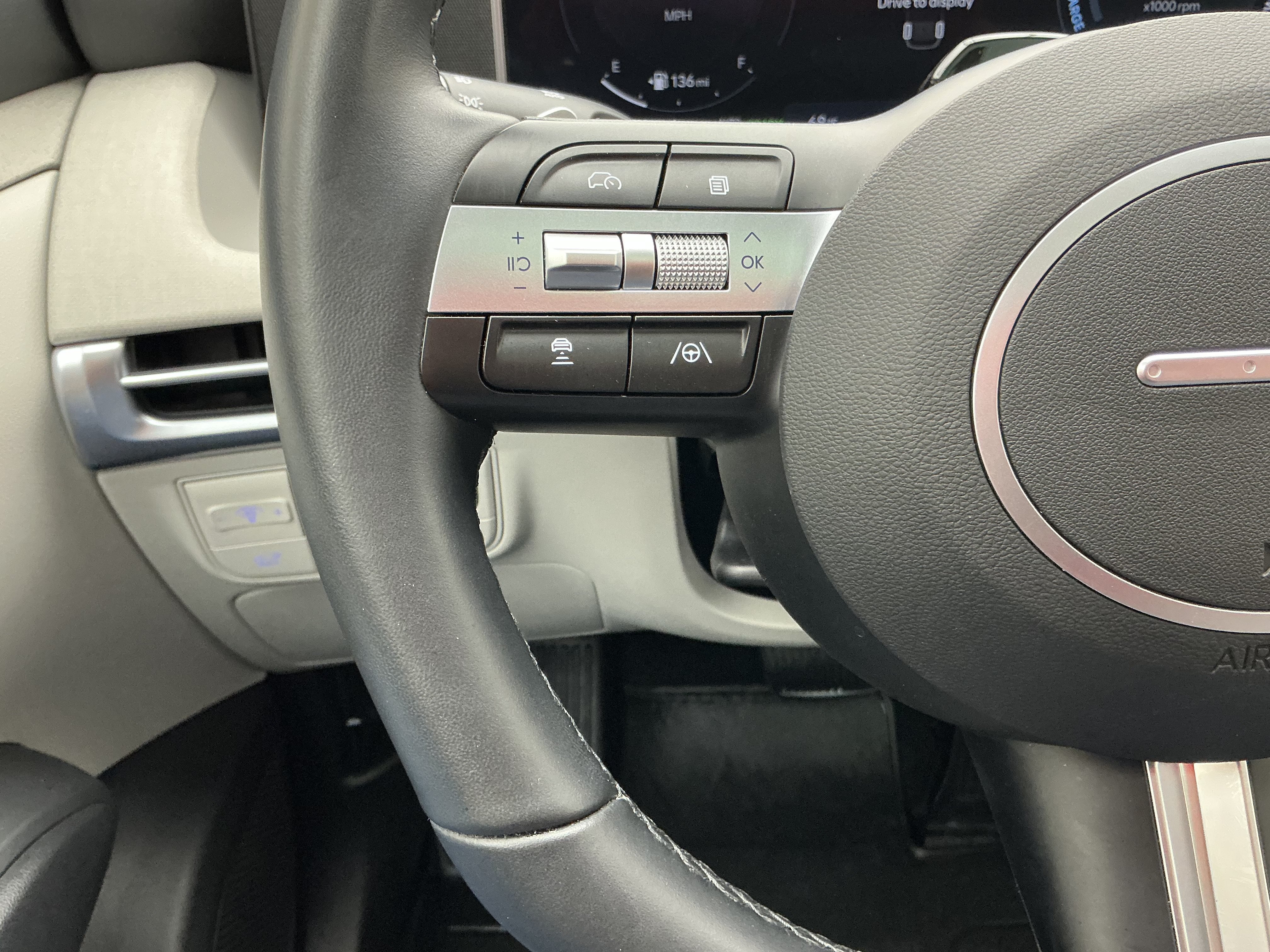 Used 2025 Ash Black Hyundai SEL Convenience image 9